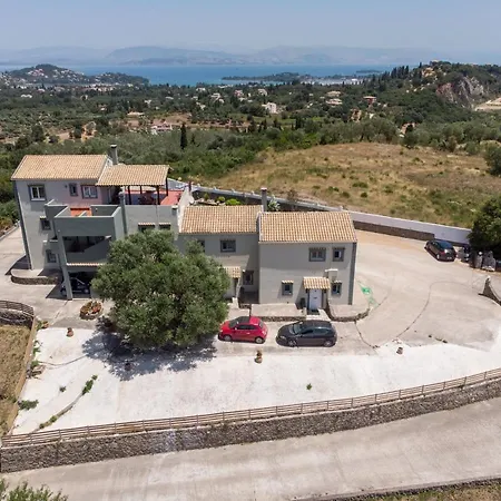 Heaven Hill With Balcony Apartmán *