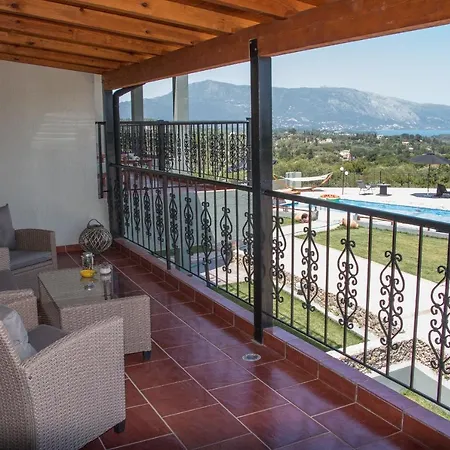 Apartman Heaven Hill With Balcony Guviá