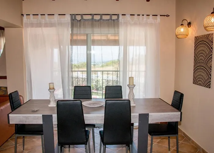 Heaven Hill With Balcony *