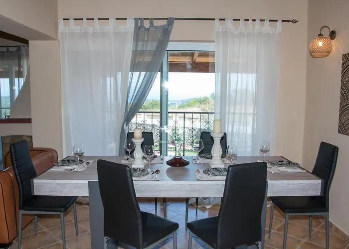 Heaven Hill With Balcony *