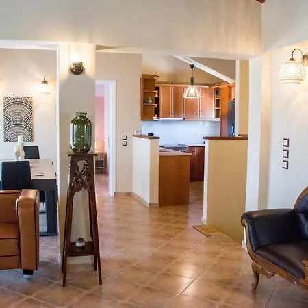 Heaven Hill With Balcony